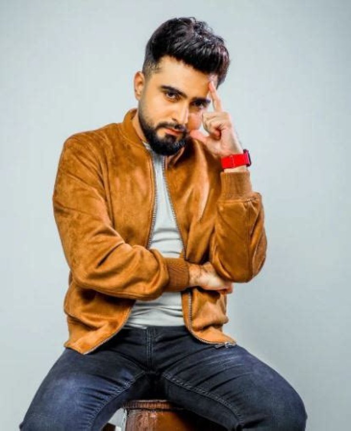 
Adil Khan Durrani Height, Weight, Net Worth, Age, Birthday, Wikipedia, Who, Nationality, Biography 
