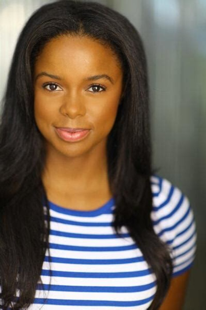 Ahmarie Holmes Height, Weight, Net Worth, Age, Birthday, Wikipedia, Who, Nationality, Biography