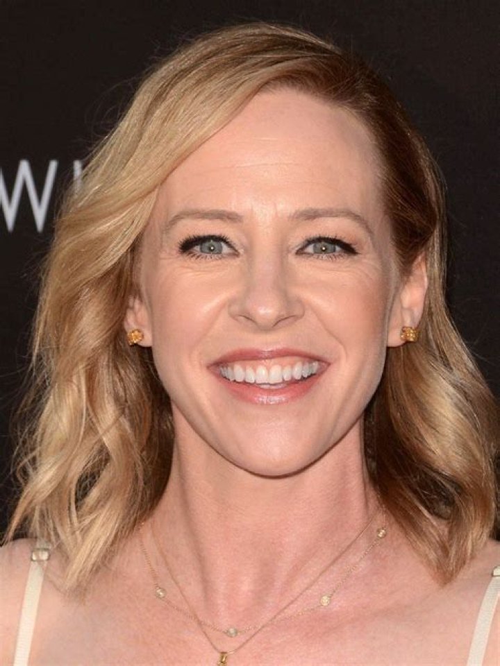 
Amy Hargreaves Height, Weight, Net Worth, Age, Birthday, Wikipedia, Who, Nationality, Biography 
