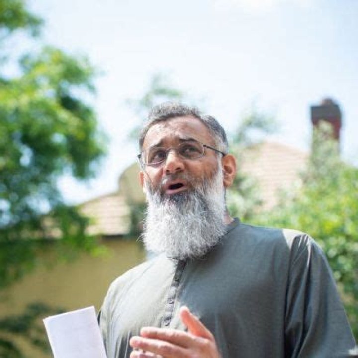 
Anjem Choudary Arrest: How Did He Do? UK Islamist Preacher Charges Details 