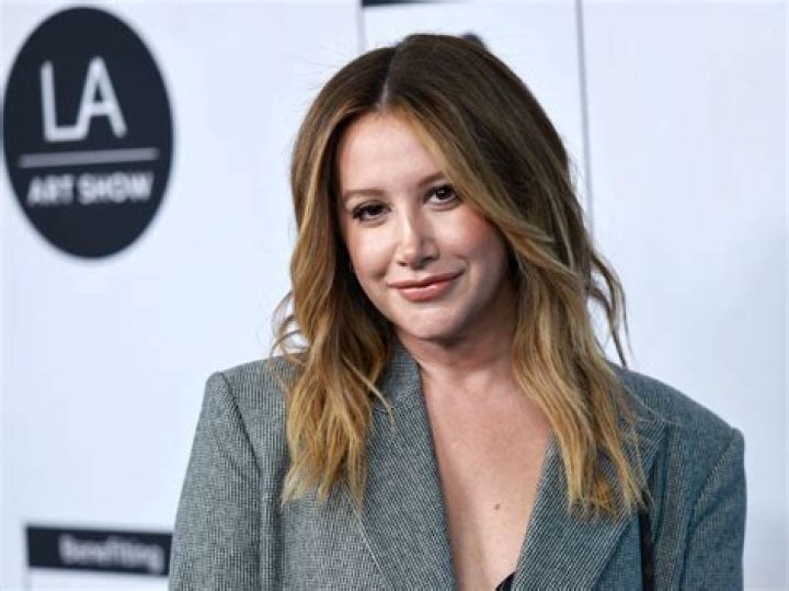 Ashley Michelle Tisdale Height, Weight, Net Worth, Age, Birthday, Wikipedia, Who, Instagram, Biography