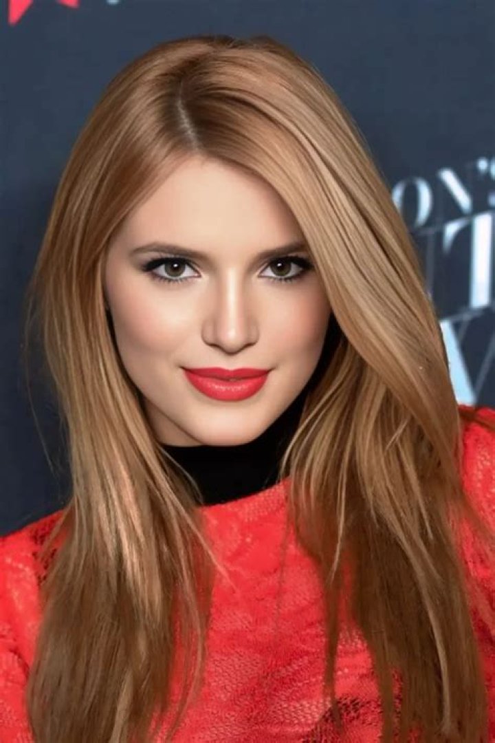 Bella Thorne Height, Age, Boyfriend, Biography, Wiki, Net Worth
