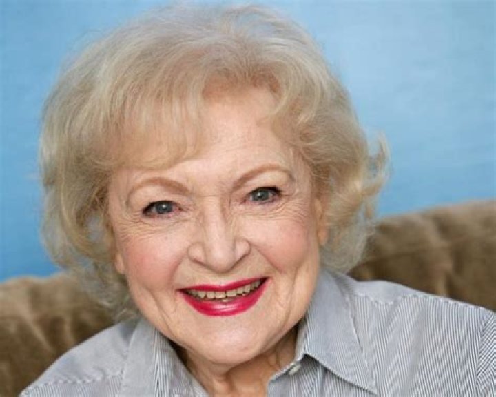 Betty White Height, Weight, Net Worth, Age, Birthday, Wikipedia, Who, Nationality, Biography