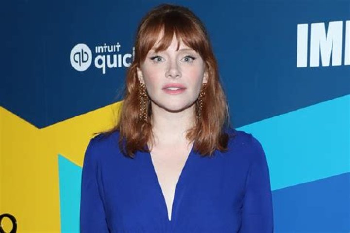 
Bryce Dallas Howard Recalls Cutting Her Own Bangs Before Late-Night TV Appearance: ‘Not Cute’ 