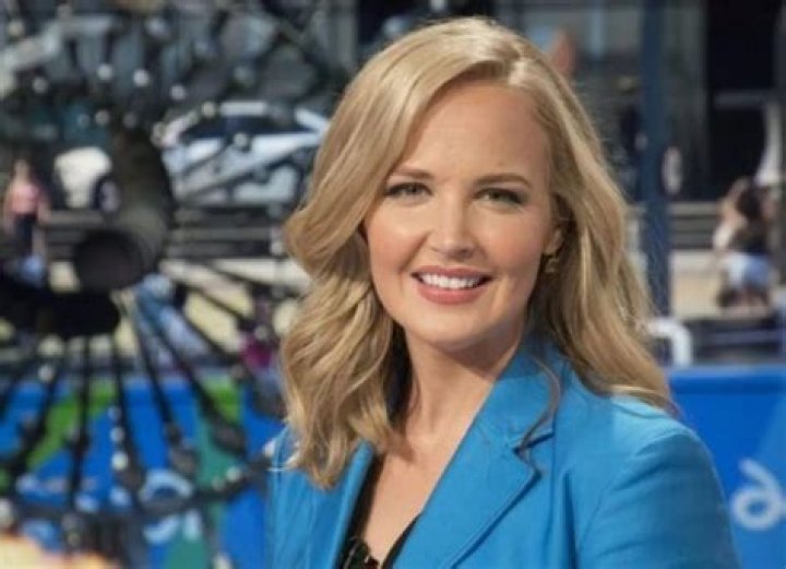 Carolyn Manno Height, Weight, Net Worth, Age, Birthday, Wikipedia, Who, Nationality, Biography