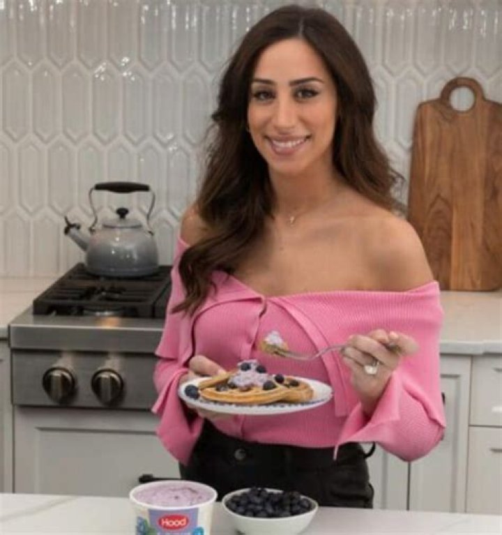 Danielle Jonas Height, Weight, Net Worth, Age, Birthday, Wikipedia, Who, Instagram, Biography