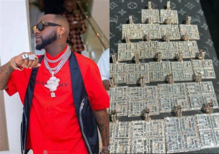 
Davido Orders Additional 30 Piece Of Diamond Pendants Hours After Gifting Crew Members 