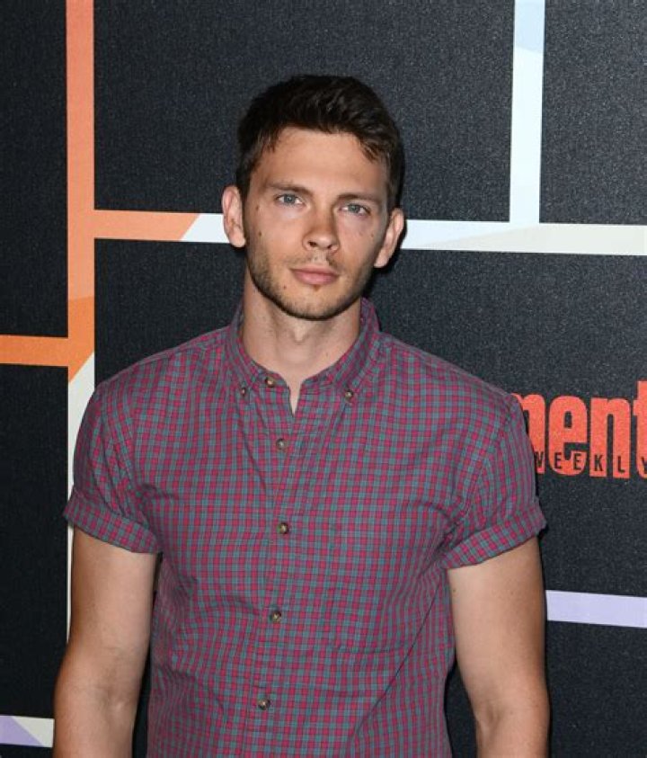 
Devon Graye Height, Weight, Net Worth, Age, Birthday, Wikipedia, Who, Nationality, Biography 