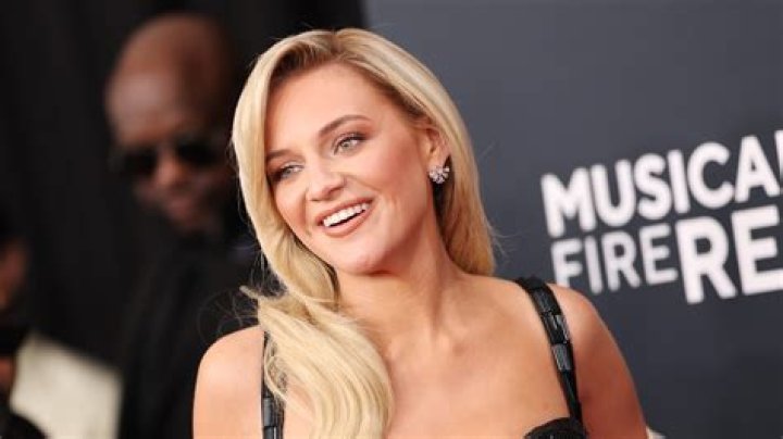 
Does Kelsea Ballerini Have Any Kids With Husband Morgan Evans? Why Divorce? 