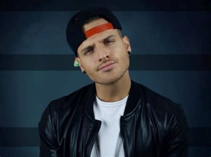 Dustin Tavella Height, Weight, Net Worth, Age, Birthday, Wikipedia, Who, Nationality, Biography