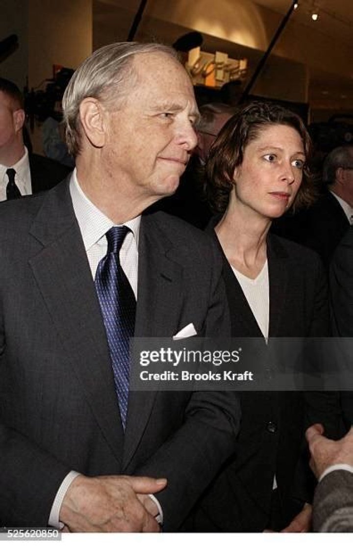 
Edward Johnson III Height, Weight, Net Worth, Age, Birthday, Wikipedia, Who, Nationality, Biography 