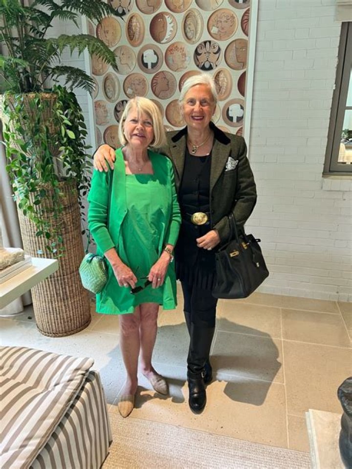 
Emma Hernan Family Business and Parents Influence Made Her A Go-To Luxury Home Agent 