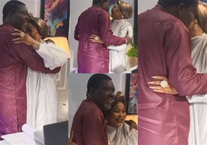 
Fans React As Kanayo Kanayo, Sola Sobowale Share Kiss, Warm Embrace 