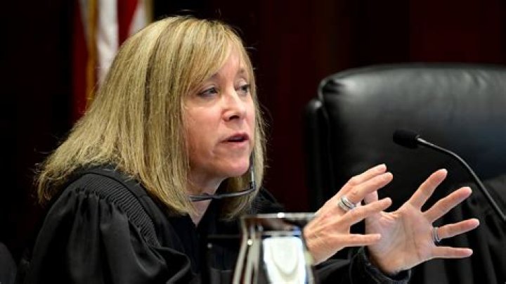 
Former Yale Administrator Jamie Petrone Accused of Stealing 40 Millions From The University, Who Really is She? 