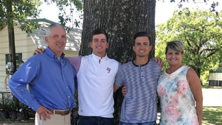 
Golfer Sam Bennett Religion Jewish Or Christian? Family And Ethnicity 