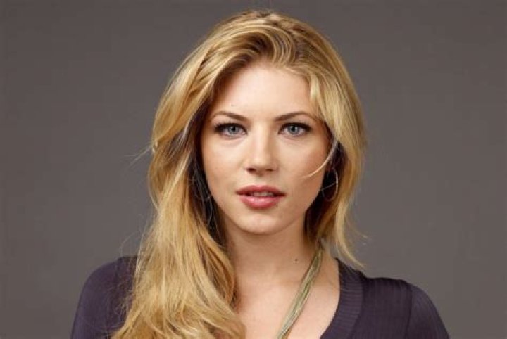 
Hallie Gnatovich Wiki Biography, wedding, Josh Gates Wife’s age, height 