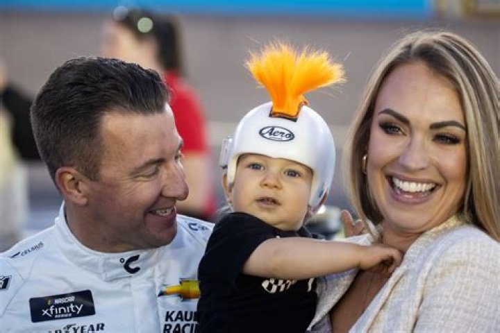 
Here’s The Untold Truth We Know About AJ Allmendinger’s Wife, Tara Meador 