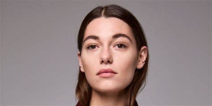 
How Tall Is 1899 Cast Mathilde Ollivier? Height & Body Measurements 