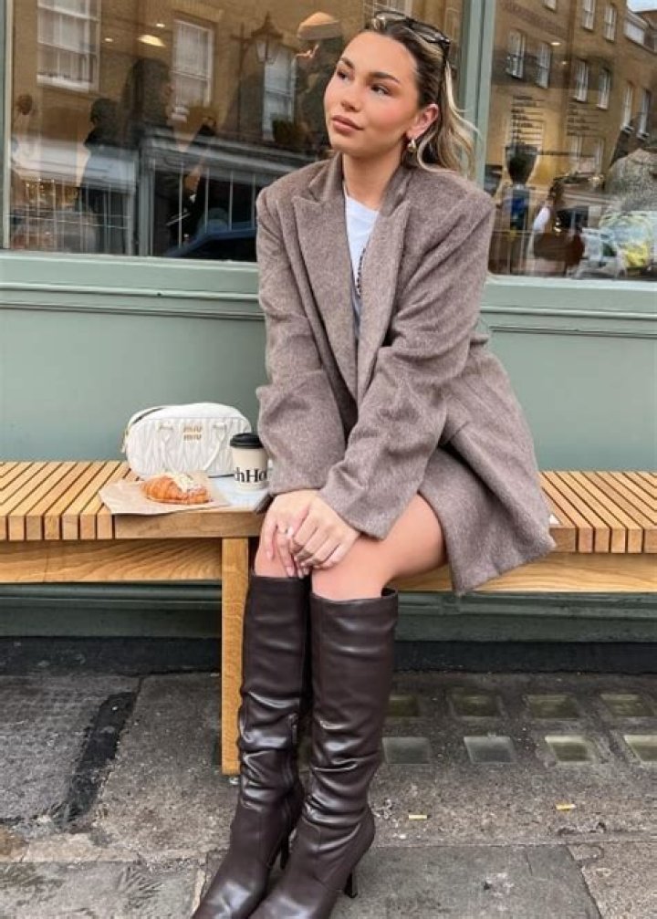 
Imogen Cribb Height, Weight, Net Worth, Age, Birthday, Wikipedia, Who, Nationality, Biography 