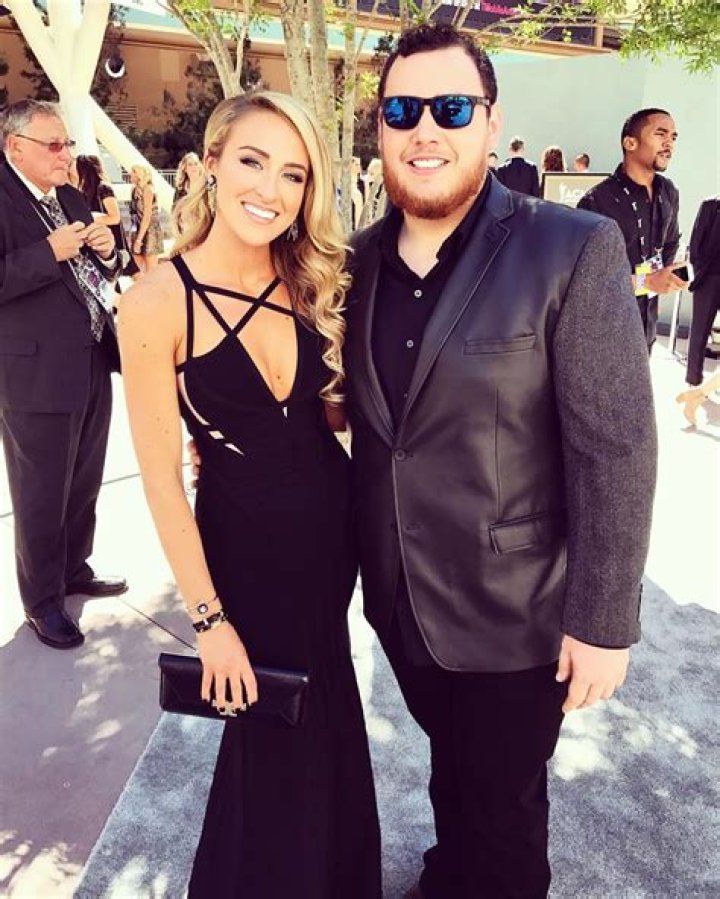 
Inside 2 Years Of Relationship Timeline Of Luke Combs With His Wife Nicole Hocking 