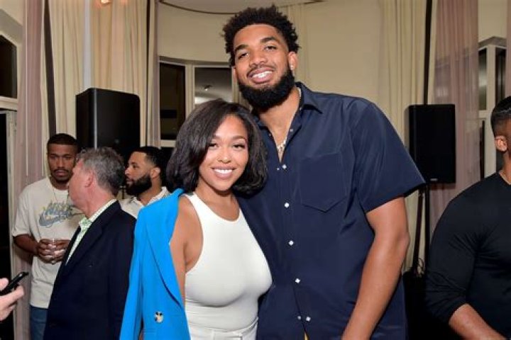 
Inside Jordyn Woods And Karl Anthony Towns Relationship 