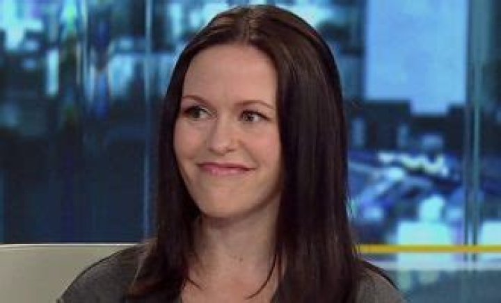 
Is Carleton English Married? Who is Carleton English? 