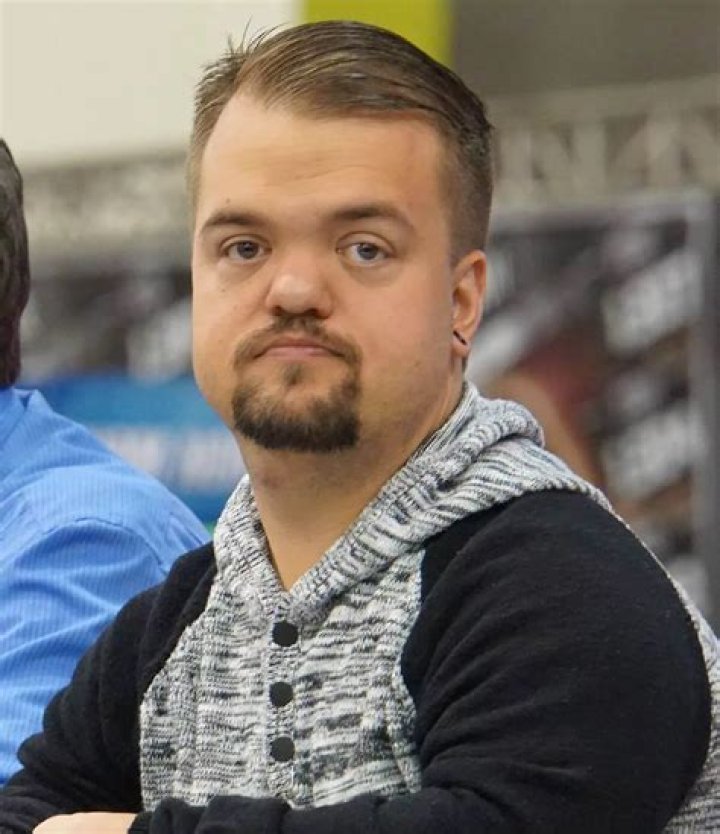 Is Hornswoggle Married? His Bio, Age, Wife, Father, Family, Net worth and Height