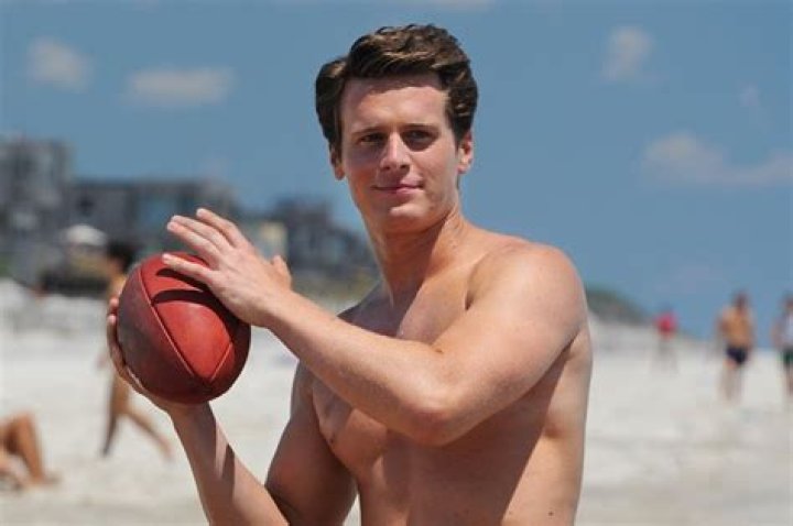 
Is Jonathan Groff Gay? Know More About His Life! 