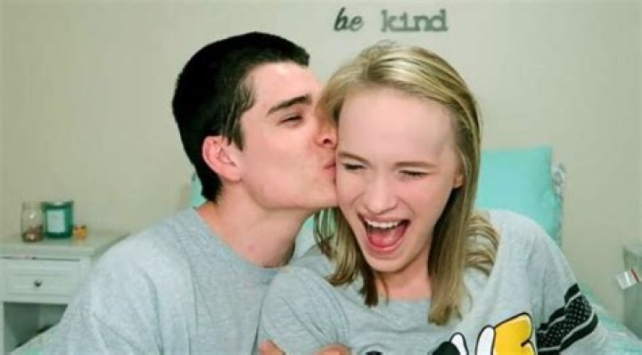 
Is Oscar Morales Married? His Bio, Age, Wife, Kids, Address and Net worth 