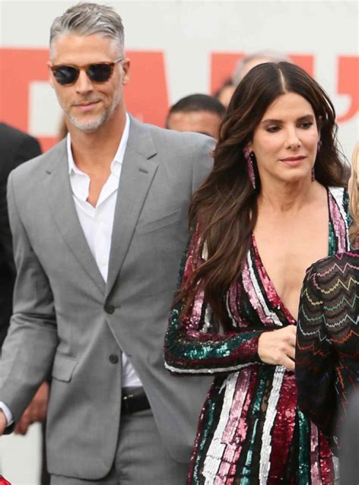 Is Sandra Bullock a Lesbian? Get More Information About Him!