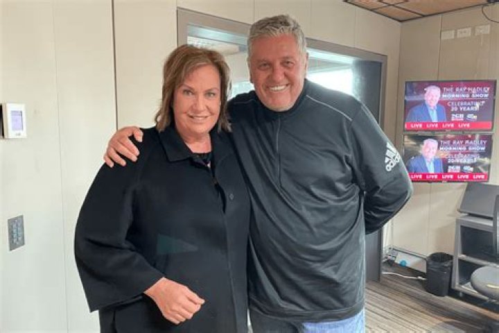 
Is Tracy Grimshaw Gay? Age, Height, Net Worth 