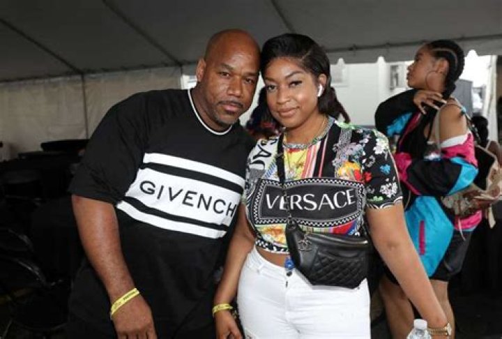 
Is Wack 100 Wife Kimberly Jones A Police? Knocked Out Yideo- Where Is He From? 