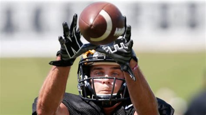 
Jackson Anthrop Height, Weight, Net Worth, Age, Birthday, Wikipedia, Who, Nationality, Biography 