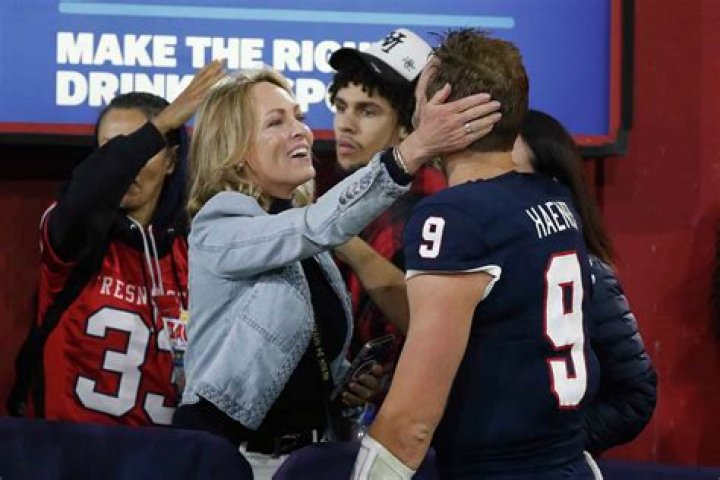 Jake Haener Mother Julie Haener Is A News Anchor At KTVU