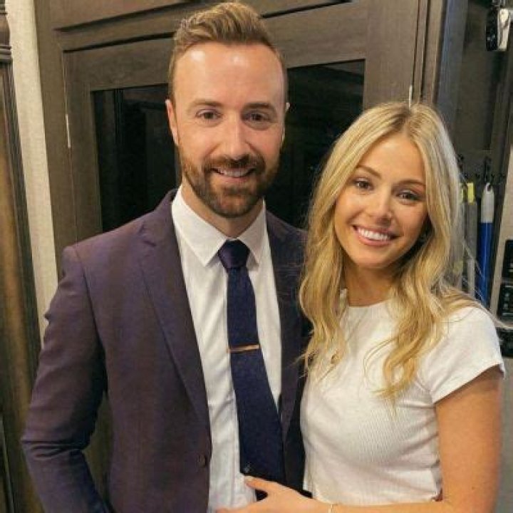 
James Hinchcliffe Height, Weight, Net Worth, Age, Birthday, Wikipedia, Who, Nationality, Biography 