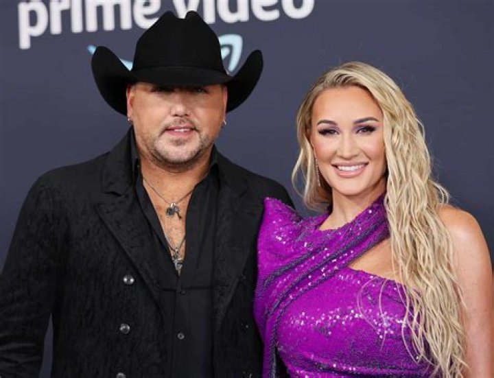 
Jason Aldean Wife Who is Jason Aldean Wife? 
