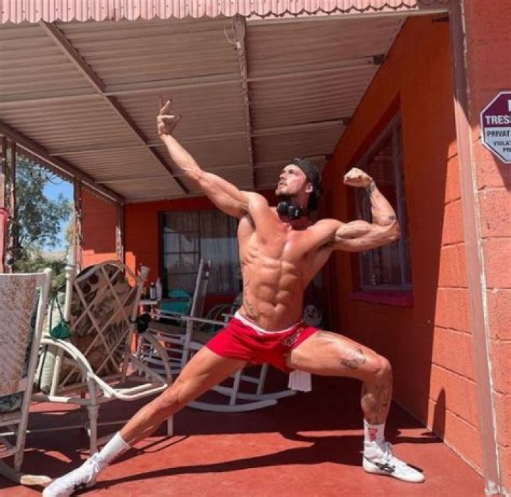 
Jesse Hogue Height, Weight, Net Worth, Age, Birthday, Wikipedia, Who, Nationality, Biography 