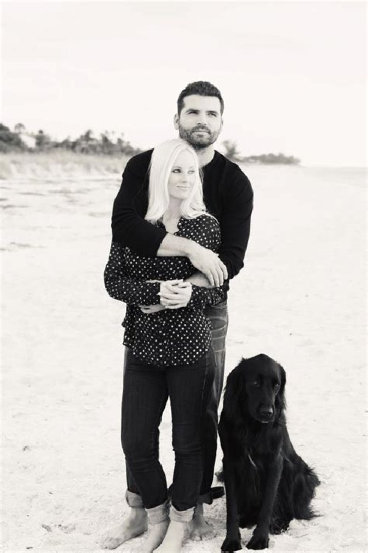 
Joey Votto is not Married to Wife. Dating Girlfriend: Jeanne Paulus 