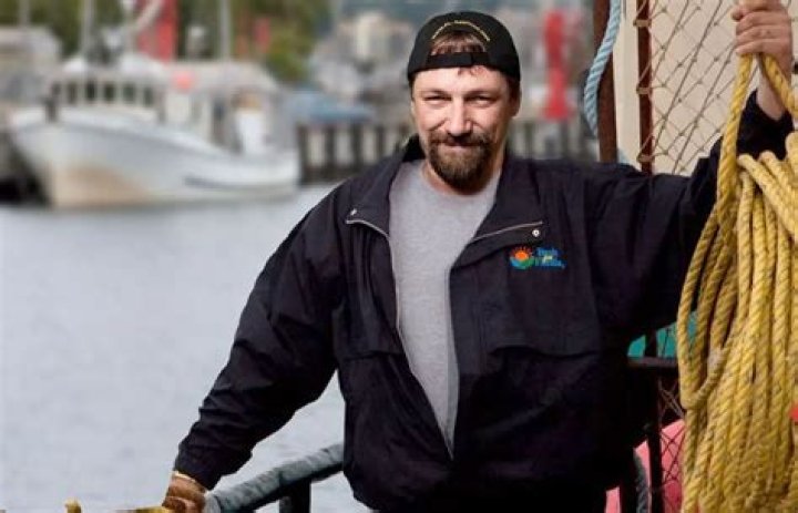 Jonathan Hillstrand Height, Weight, Net Worth, Age, Birthday, Wikipedia, Who, Instagram, Biography