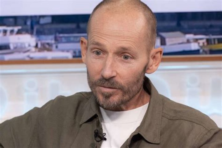 
Jonnie Irwin Says He’s ‘Making Memories’ for Young Family by Documenting His Remaining Months 