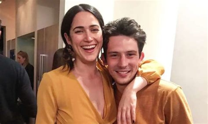 Josh O’Connor is not Married to Wife. Dating Girlfriend: Margot Hauer-King. Kids.