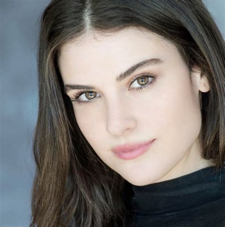 Kelleth Cuthbert Height, Weight, Net Worth, Age, Birthday, Wikipedia, Who, Instagram, Biography