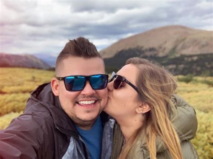 Kendall Rae Husband Josh Thomas Shares Pictures Of Their Baby Daughter Holly Thomas