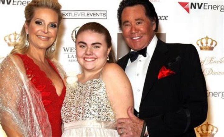 
Lauren Newton Age, Birthday, Wikipedia, Who, Nationality, Biography 