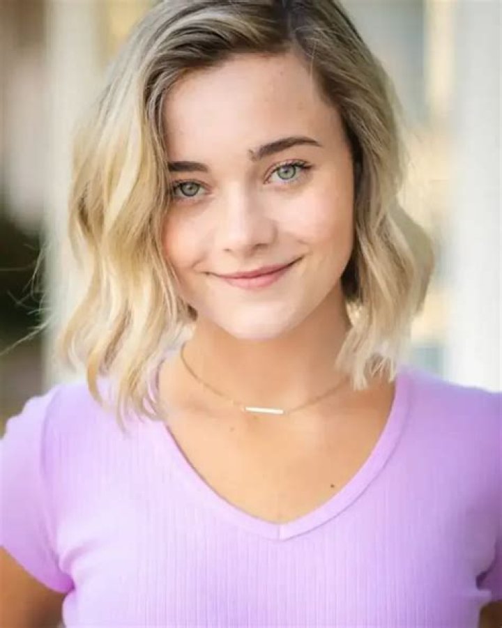 Lexi Simonsen Height, Weight, Net Worth, Age, Birthday, Wikipedia, Who, Nationality, Biography