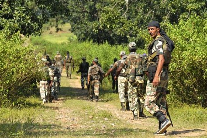 
Maha Police nabs 2 dreaded Maoists with Rs 10 lakh bounty 