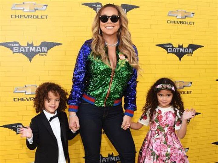 
Mariah Carey’s Twins Moroccan and Monroe, 11, Join Mom for Macy’s Thanksgiving Day Parade Performance 