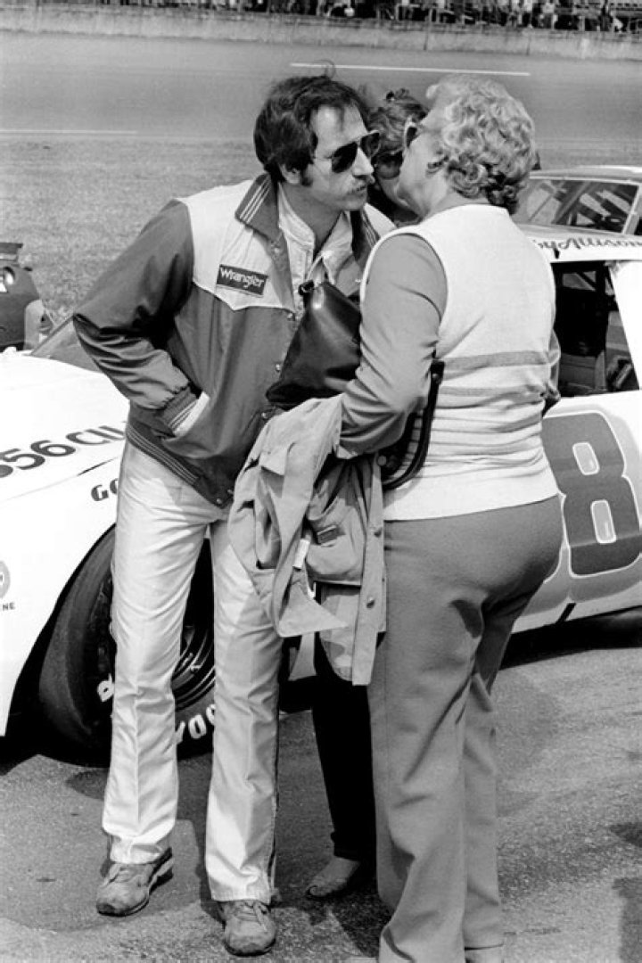 Martha Earnhardt Height, Weight, Net Worth, Age, Birthday, Wikipedia, Who, Nationality, Biography