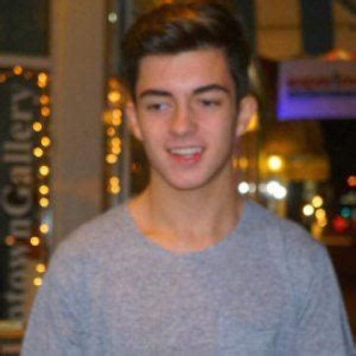 
Matt McKenley Height, Weight, Net Worth, Age, Wiki, Who, Instagram, Biography 