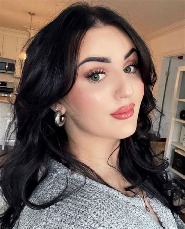 Mikayla Rez Height, Weight, Net Worth, Age, Birthday, Wikipedia, Who, Nationality, Biography